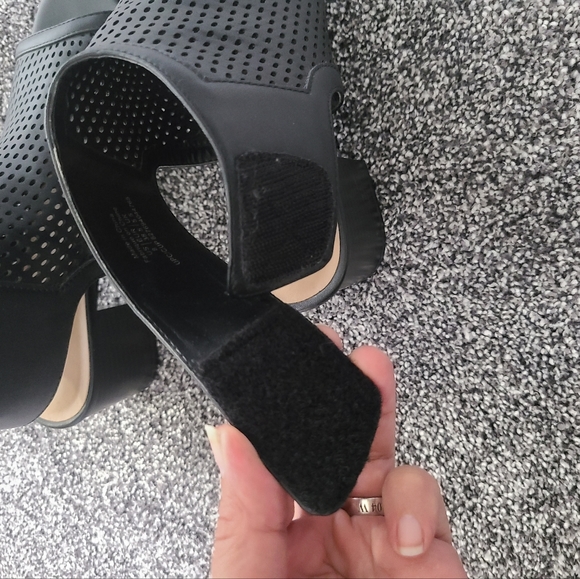 GEORGE (NEW) Open Toe Cut-Out Chunky Heel Ankle Boot - Picture 4 of 6